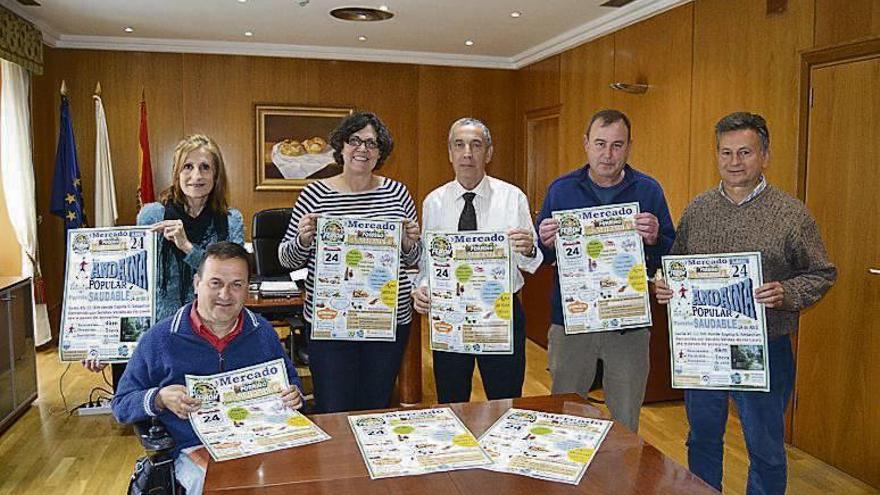 La alcaldesa y el concejal en el acto de presentación. // FdV