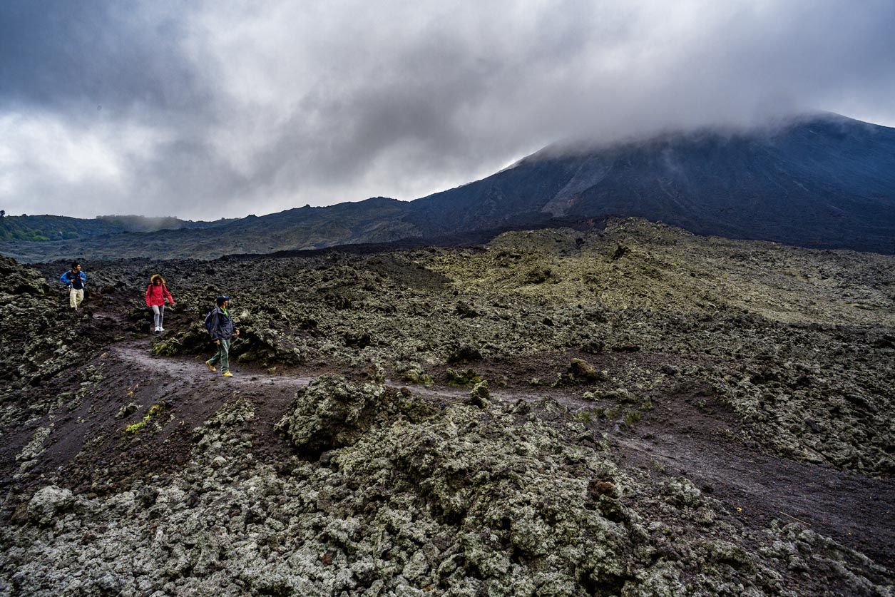 El volcán Pacaya es uno de los más accesibles de Guatemala