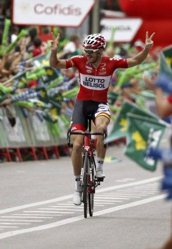 Las mejores imágenes de la etapa con final en Cangas de Morrazo, con triunfo de Adam Hansen