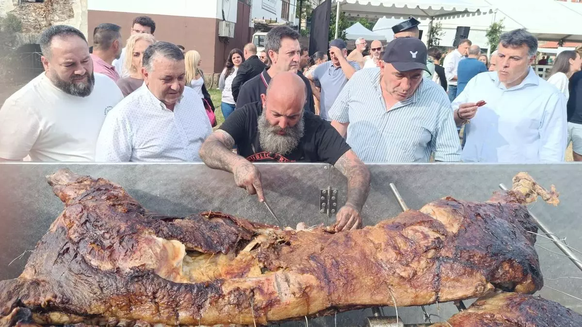 José Gordón, el leonés que sirve la mejor carne de buey del mundo, padrino de lujo en el festival Brasas del Narcea