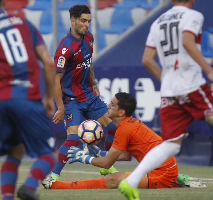 Levante - Huesca, en imágenes