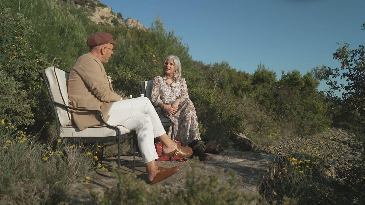 Moderatorin Birgit Schrowange im Gespräch mit Designer Thomas Rath.