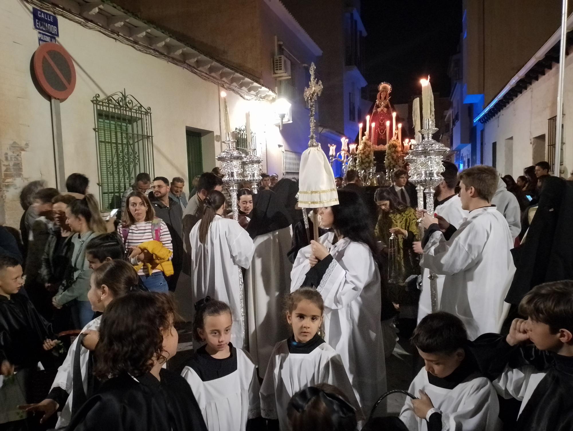 Procesión de Dulce Resignación por el barrio de La Trinidad