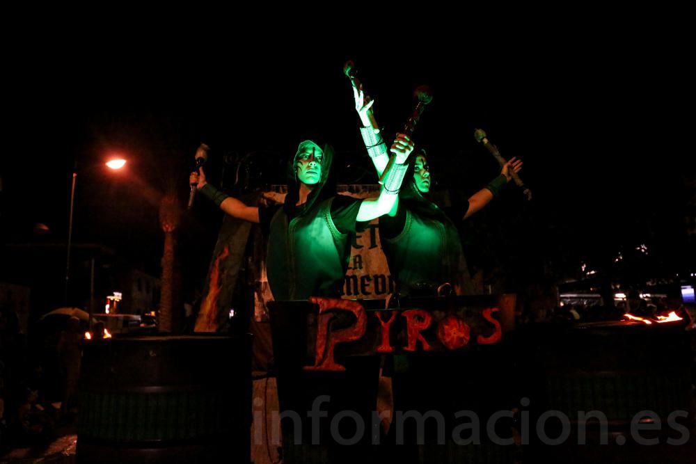 El municipio celebró su llamativa Gran Cabalgata de Disfraces dentro de los actos de las Fiestas de Agosto en honor a la Virgen de la Asunción