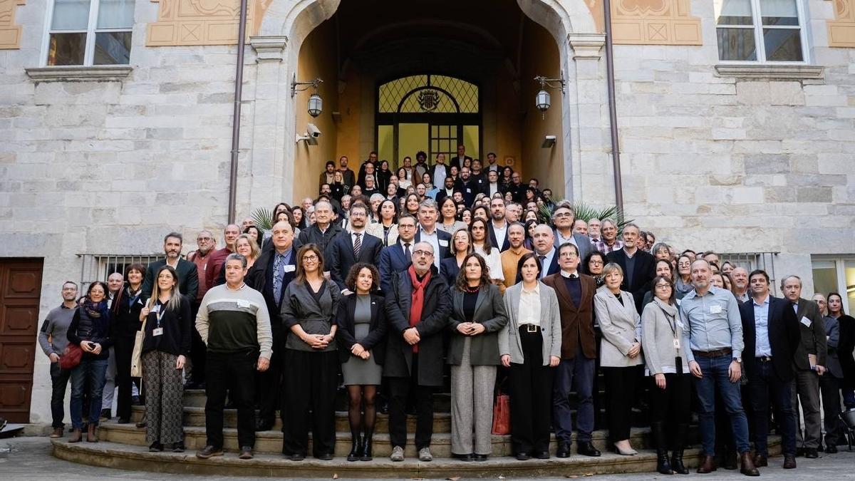 Foto de família de la presentació del projecte a Girona