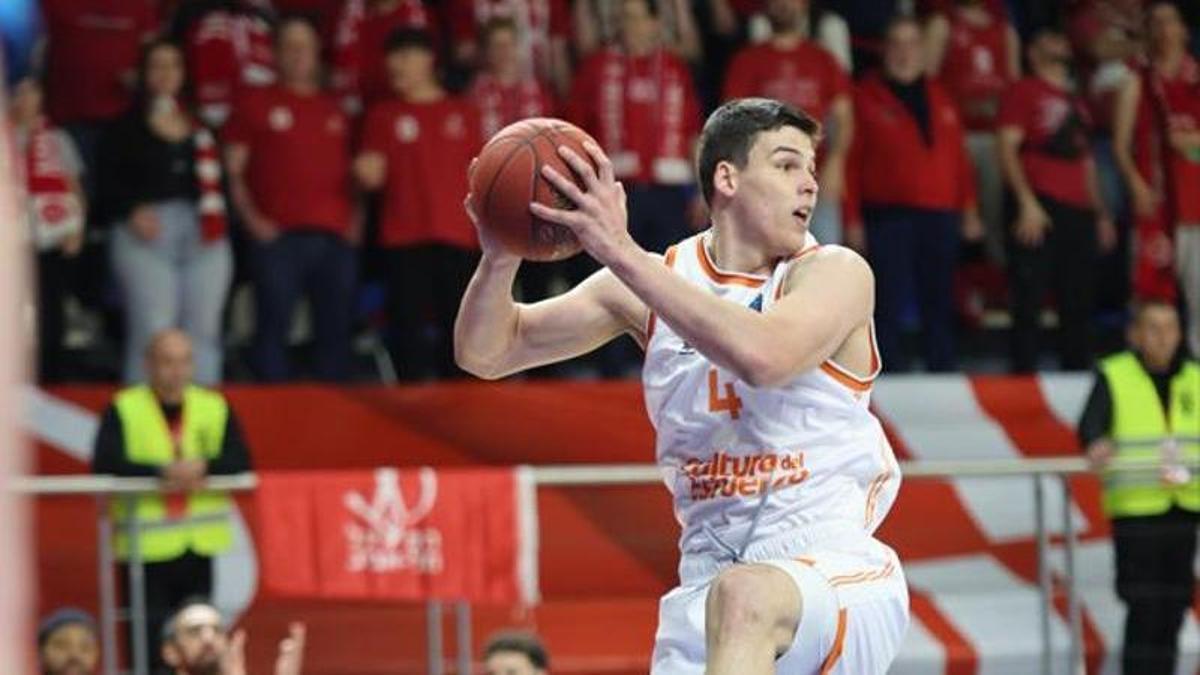 Jaime Pradilla, en el partido del viernes ante el Hapoel Tel Aviv en Bulgaria