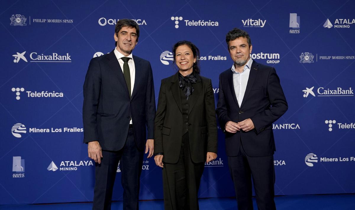 Andrés Sánchez, nuevo director general de Prensa Ibérica en la Comunidad Valenciana, Murcia y Andalucía; Isabel Morillo, directora de El Correo de Andalucía, y Rafael Romero, director del diario Córdoba