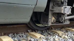 L’AVE Sevilla-Barcelona descarrila i deixa 400 passatgers a Ciudad Real.