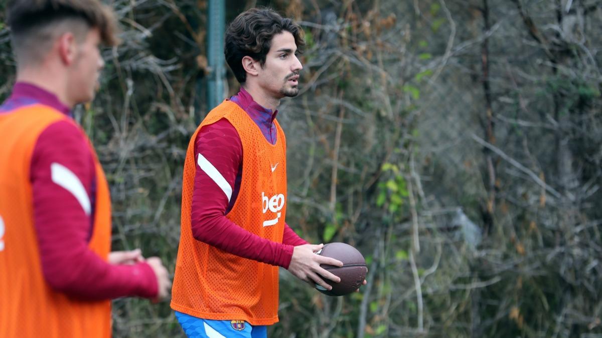 Xavi incorporó el 'fútbol americano' al entrenamiento