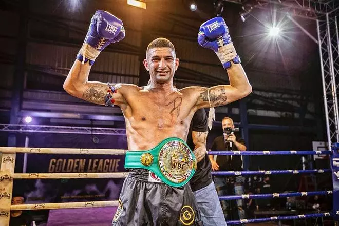Toni Romero conquista el cinturón dorado nacional