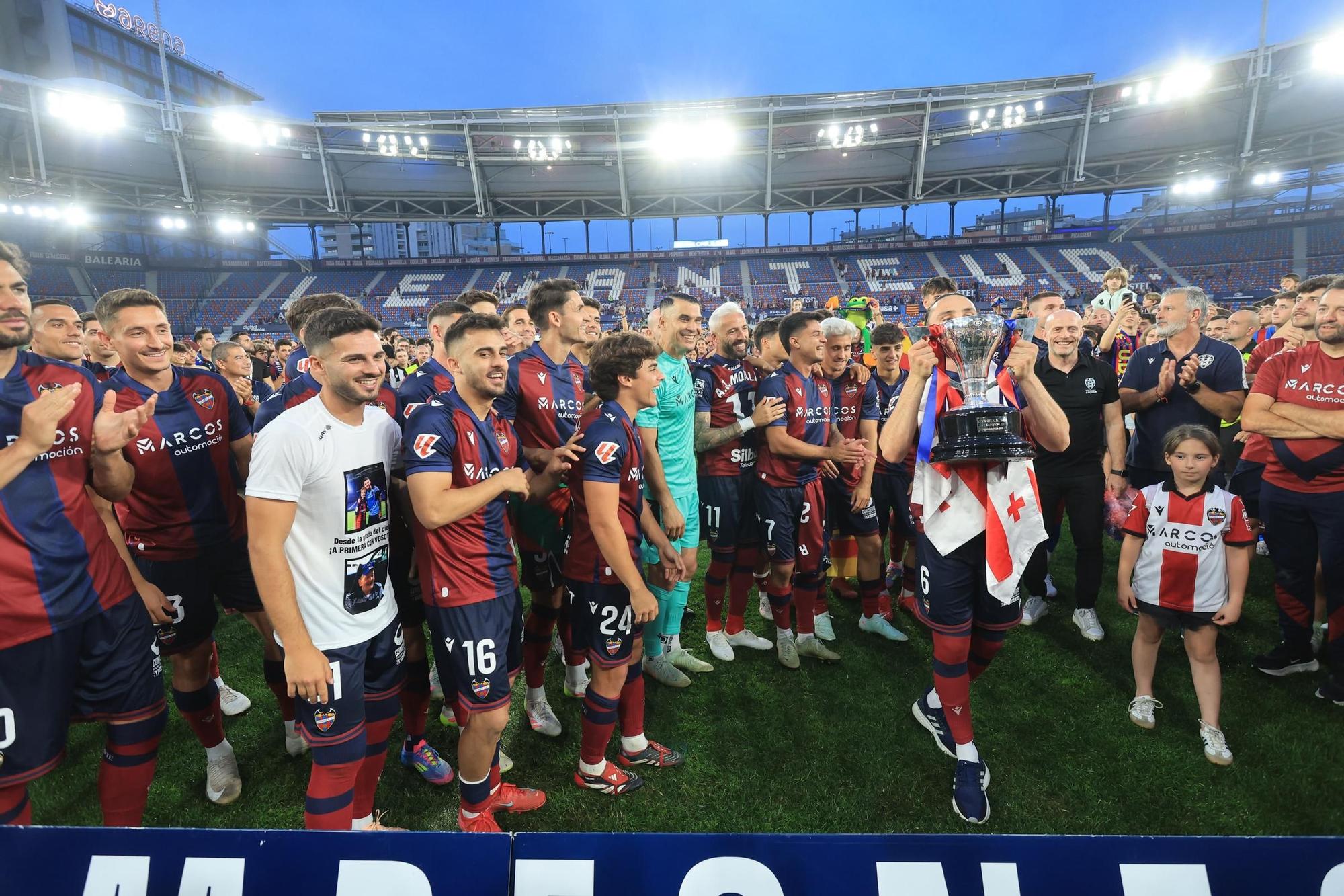 Fiesta en el Ciutat de Valencia: El Levante UD, campeón de Segunda División