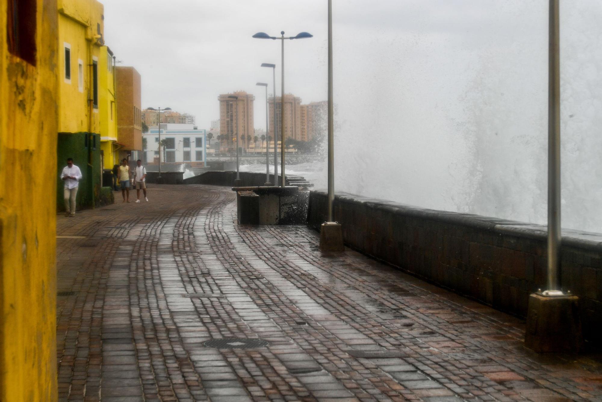 Olas en San Cristóbal, en Las Palmas de Gran Canaria (02/08/2023)