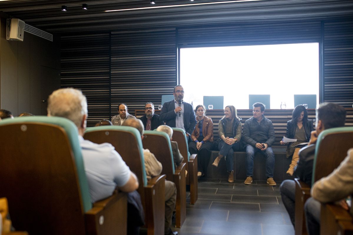 Fotogalería | Así fue la reunión del presidente de la Diputación de Cáceres con los alcaldes de la provincia