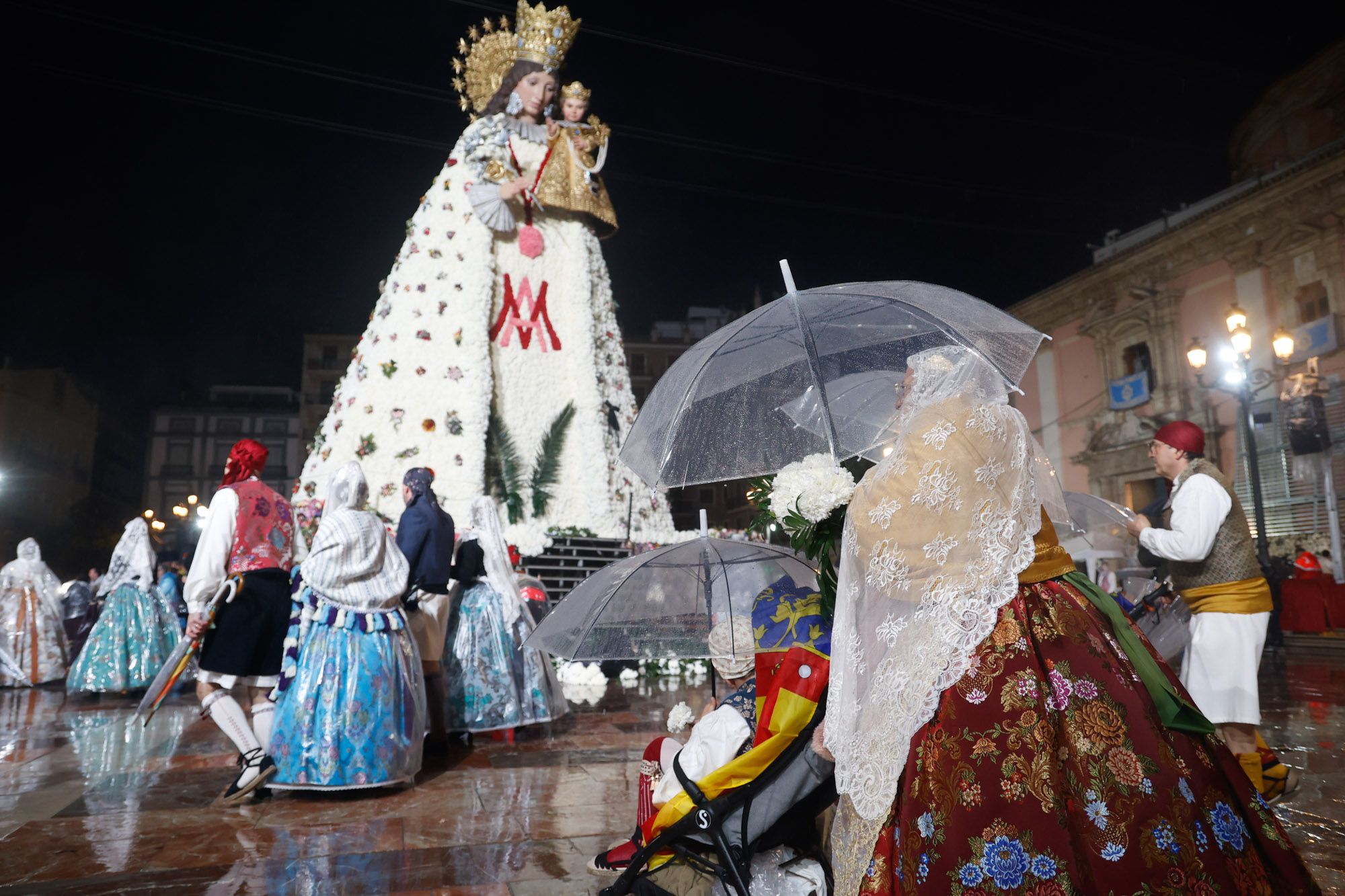 Todas las fotos de la Ofrenda del 18 de marzo por la calle San Vicente entre las 19:00 y las 20:00 horas