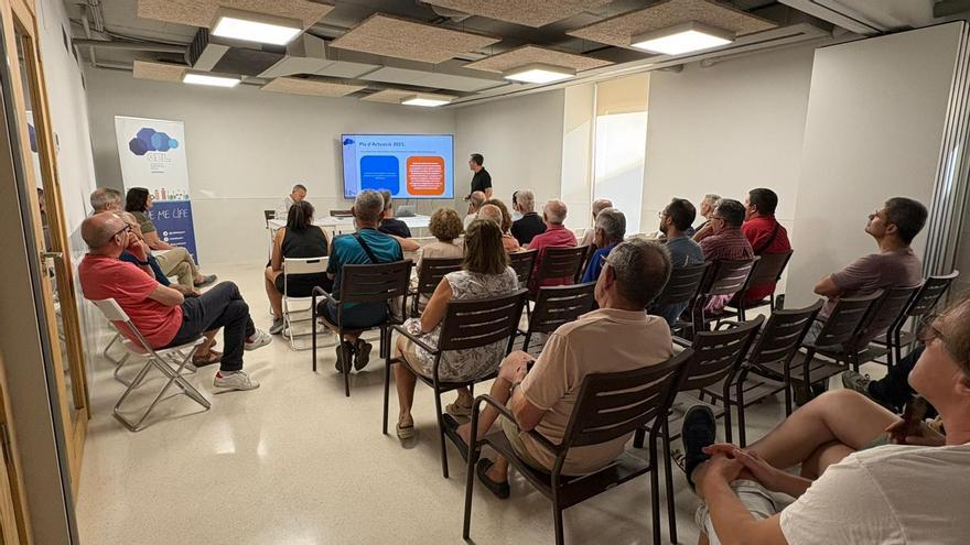 Las placas solares en la cooperativa de Ontinyent reparten un 58% de la energía a los vecinos de los alrededores