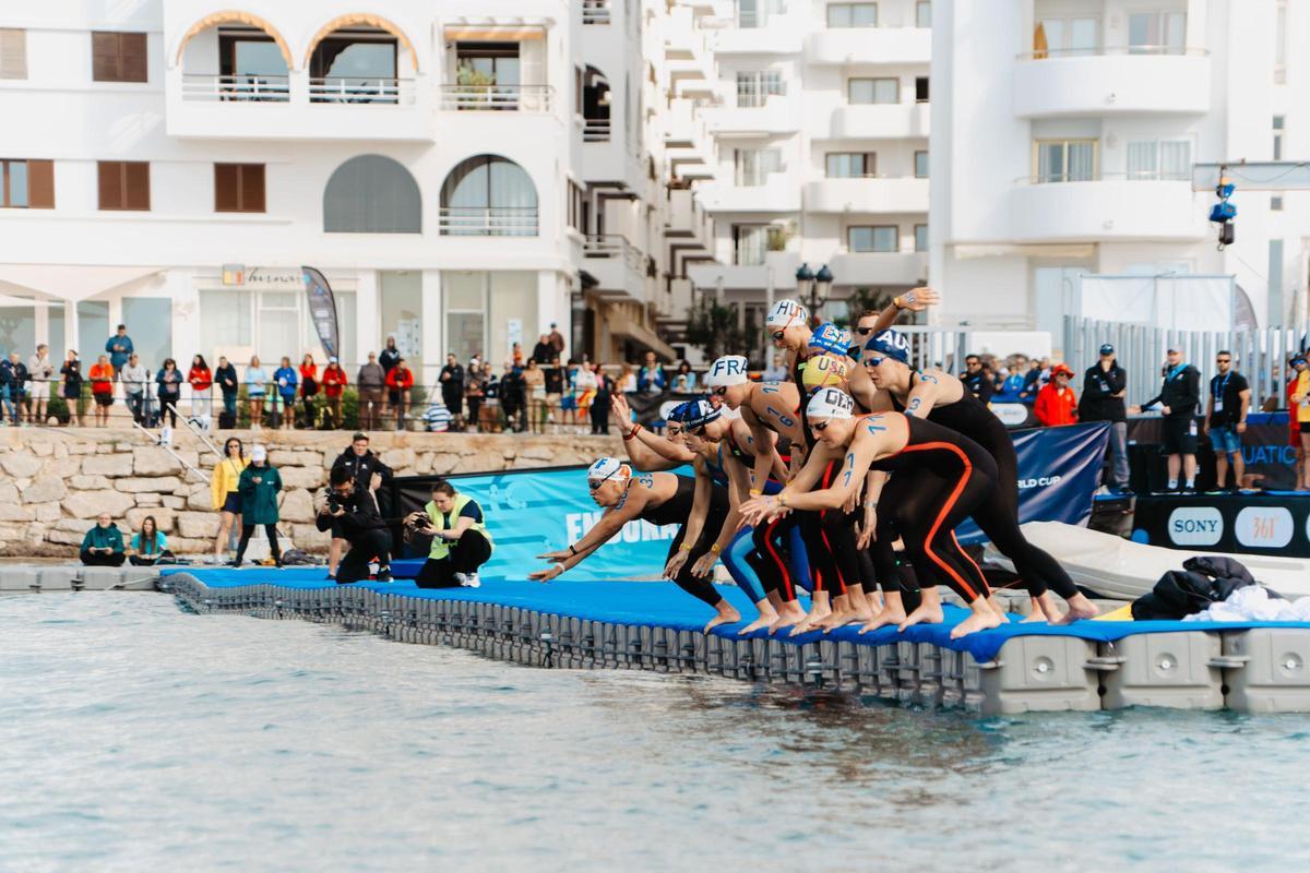 Imágenes del knockout sprint de la Copa del Mundo de aguas abiertas en Santa Eulària Imágenes del knockout sprint de la Copa del Mundo de aguas abiertas en Santa Eulària