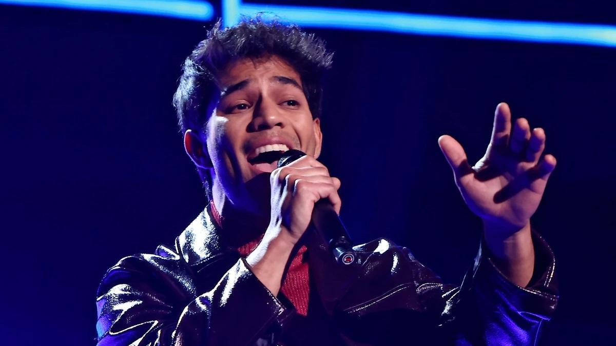 Pedro de Costa durant l'actuació a la primera semifinal