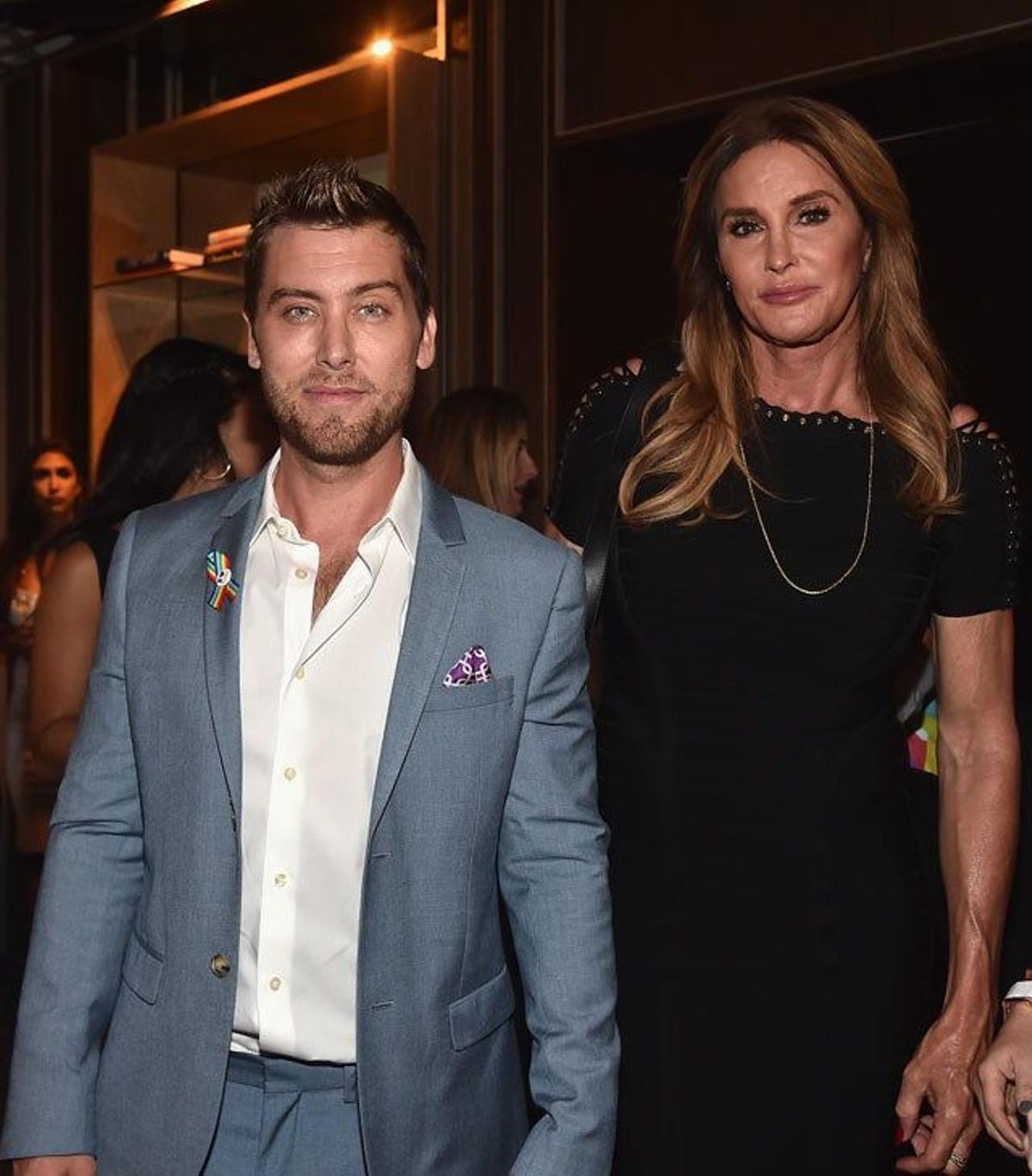 Lance Bass y Caitlyn Jenner en la gala benéfica en honor a las víctimas de Orlando.