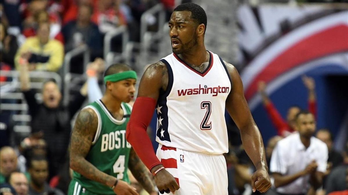 John Wall (Washington) celebra una canasta en el tercer cuarto