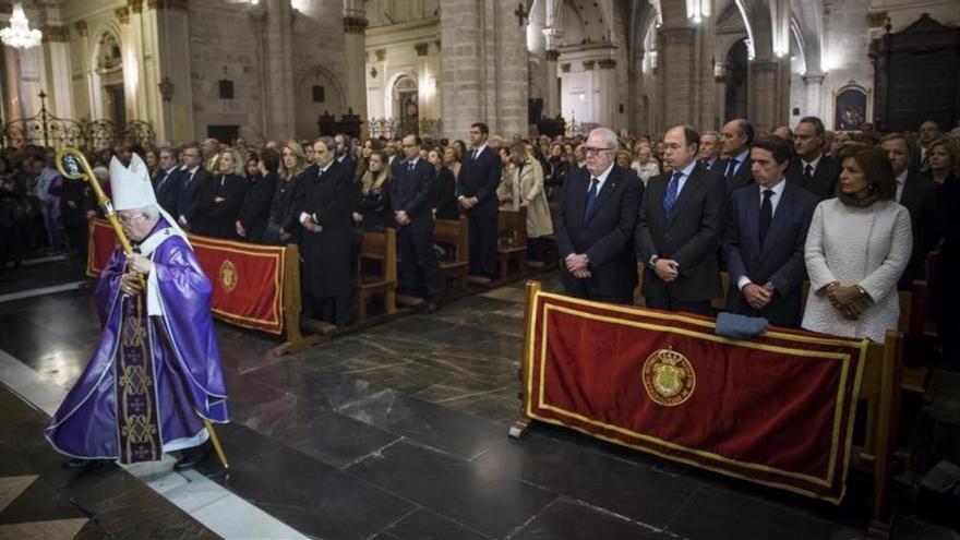 Lleno y tensión en la catedral de Valencia para despedir a Rita Barberá