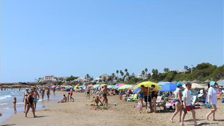 Alcossebre pondrá señales para evitar reservas en la playa