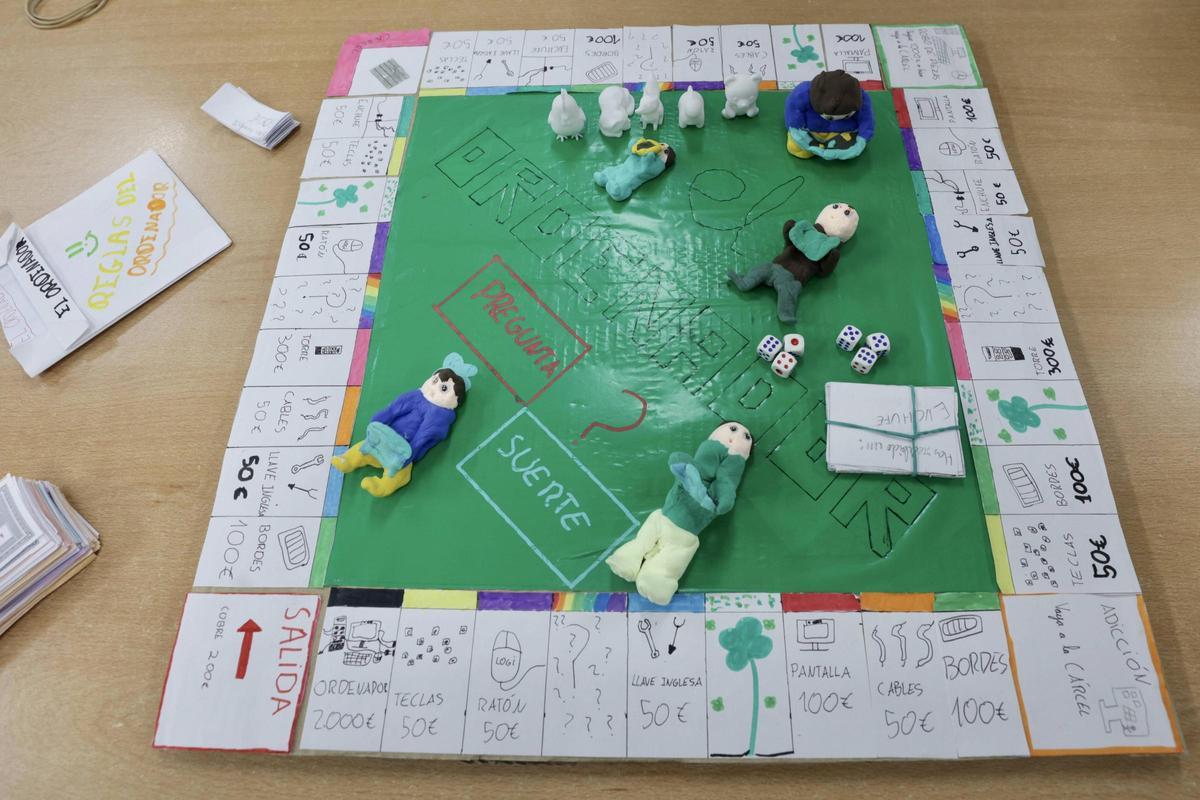 Uno de los juegos de mesa creados.