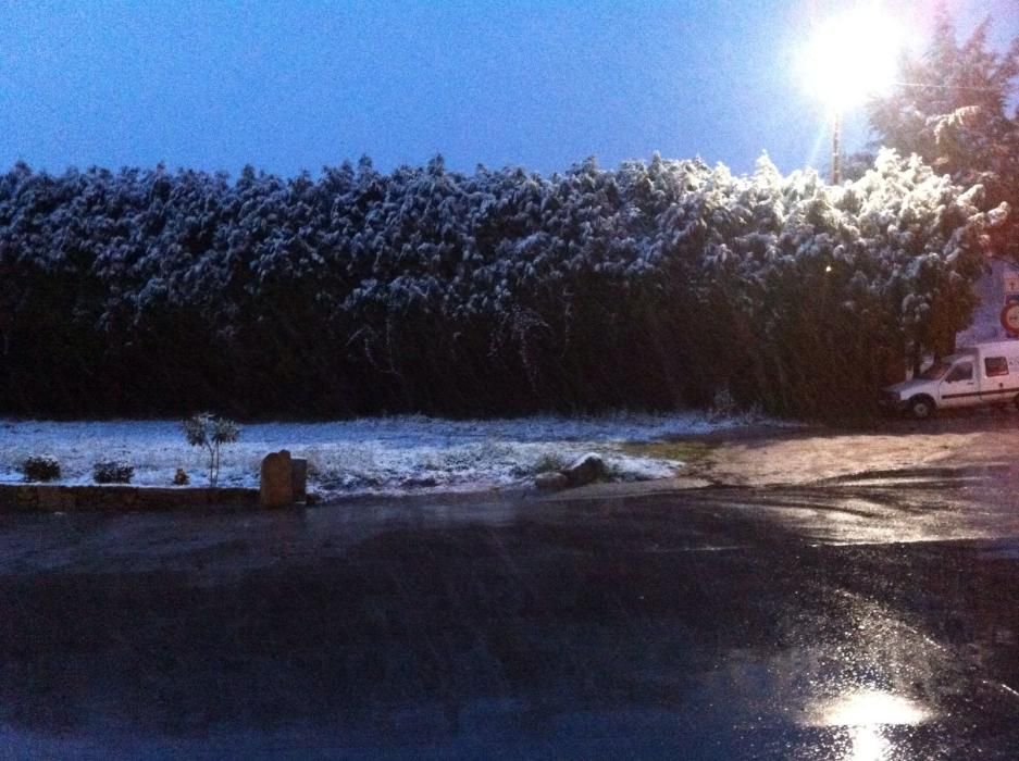 Nieve durante la jornada del jueves. // A. R./ J. F./ Ges Avión