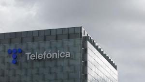 Fachada de la sede de Telefónica, en Madrid.