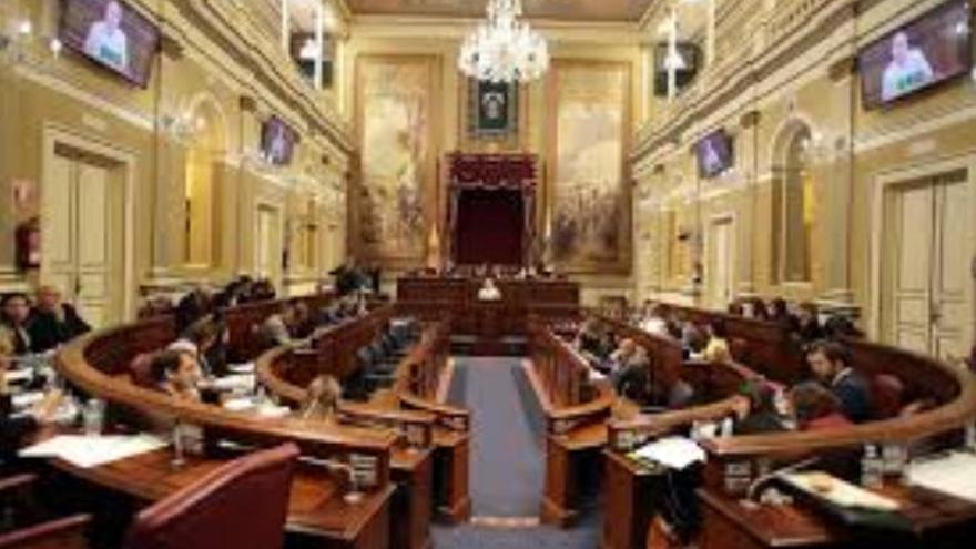 Diputados en el Parlamento de Canarias.