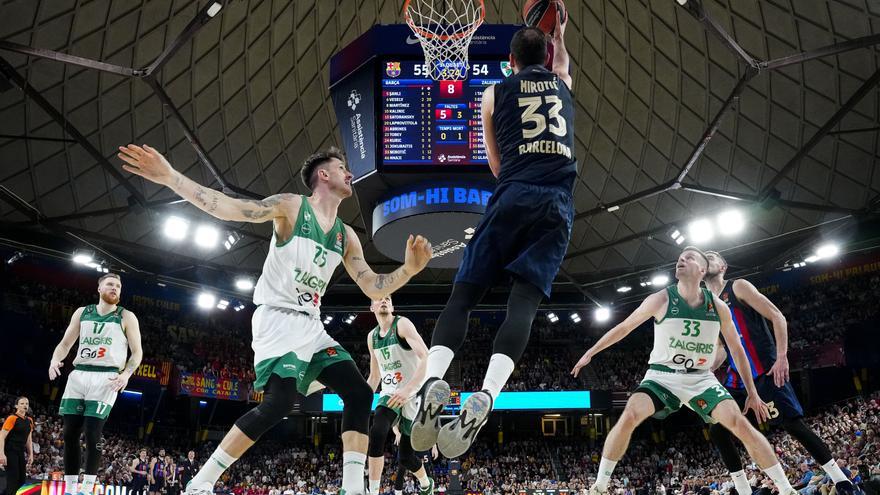 Vesely y Mirotic dejan al Barça a un suspiro de la Final Four