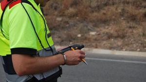Un agente de los Mossos dEsquadra de la Unidad de Tráfico, en una imagen de archivo.