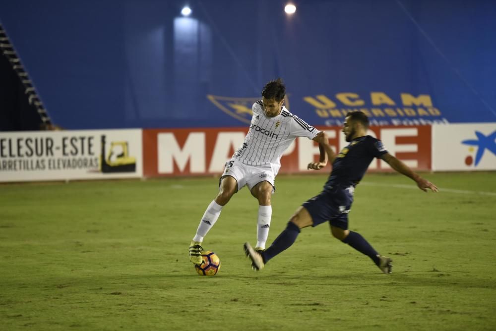 El partido entre el Murcia y el Oviedo, en imágenes