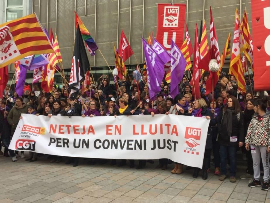 Mobilització a Girona amb motiu de la vaga feminista