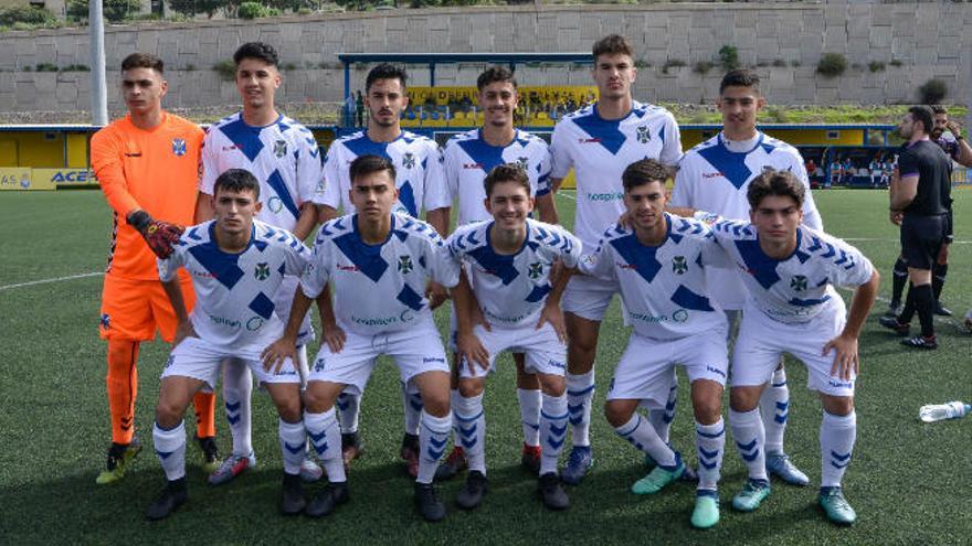 Equipo inicial del CD Tenerife cuando visitó el Anexo Estadio Gran Canaria.