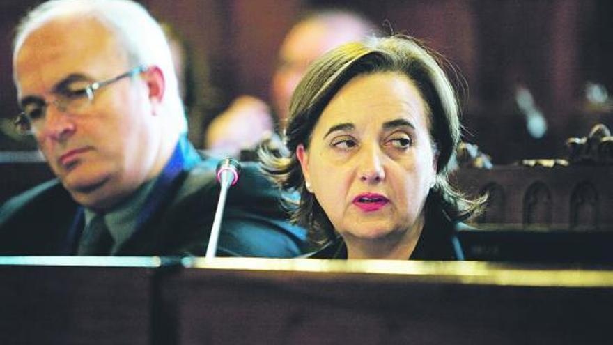 Jorge Fernández León y Mercedes Álvarez, durante la presentación del presupuesto.