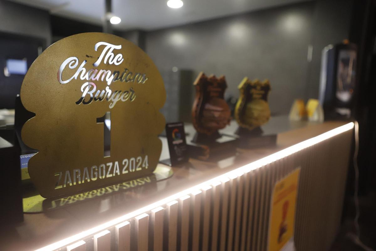 EN IMÁGENES | Nola Smoke competirá en el Campeonato de España de Hamburguesas con su propuesta Emmy Smoke