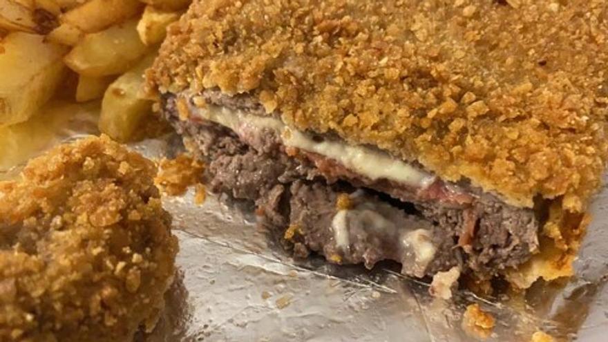 ¿Te atreves con el cachopo más grande de Gran Canaria? Así es el restaurante donde cada plato pesa y es un espectáculo