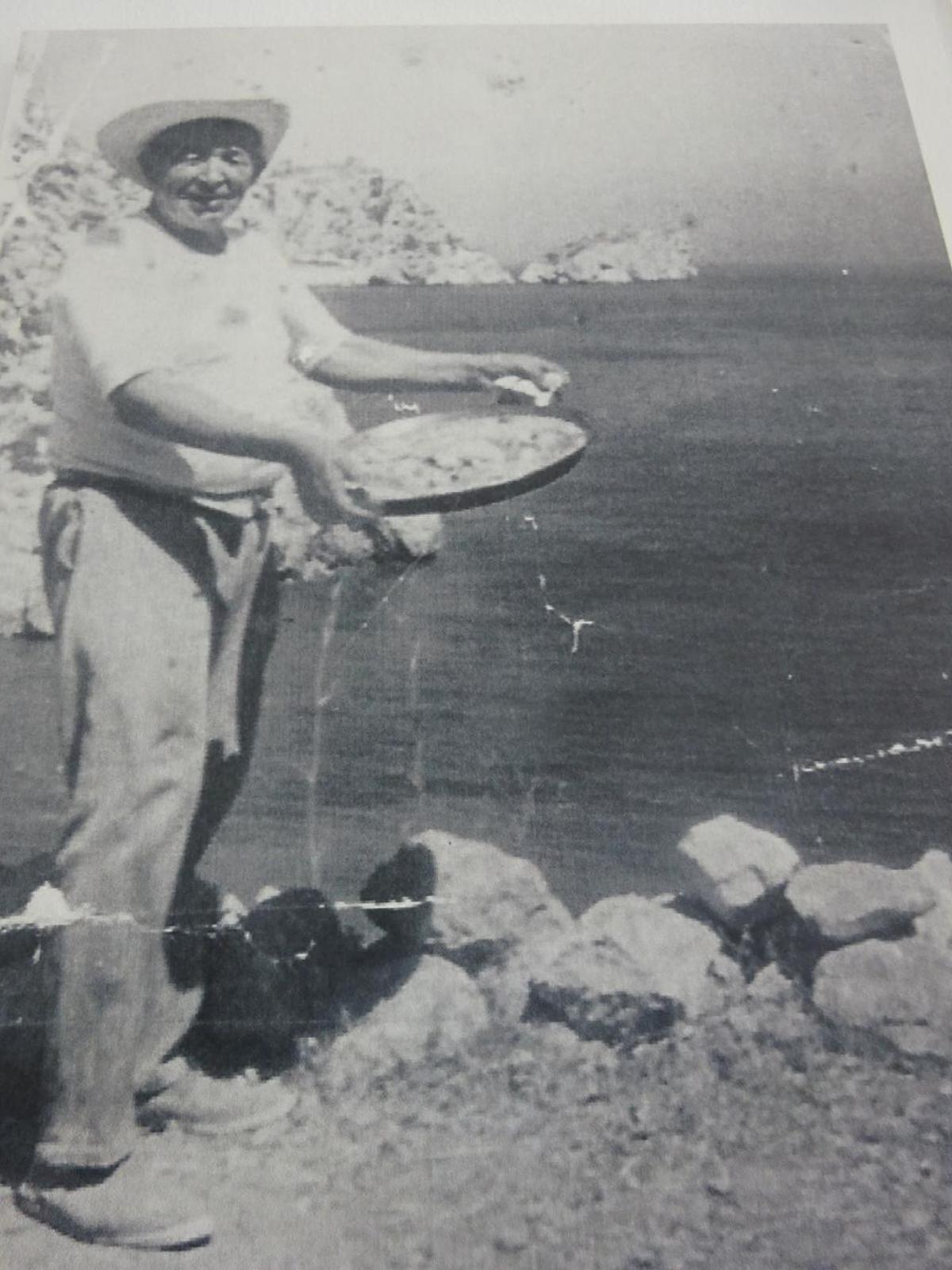 La Granadella íntima del tío Català, "la marà", el Sur y los primeros bikinis