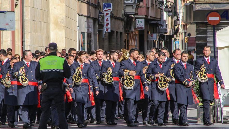 Orihuela al son de las cornetas y tambores