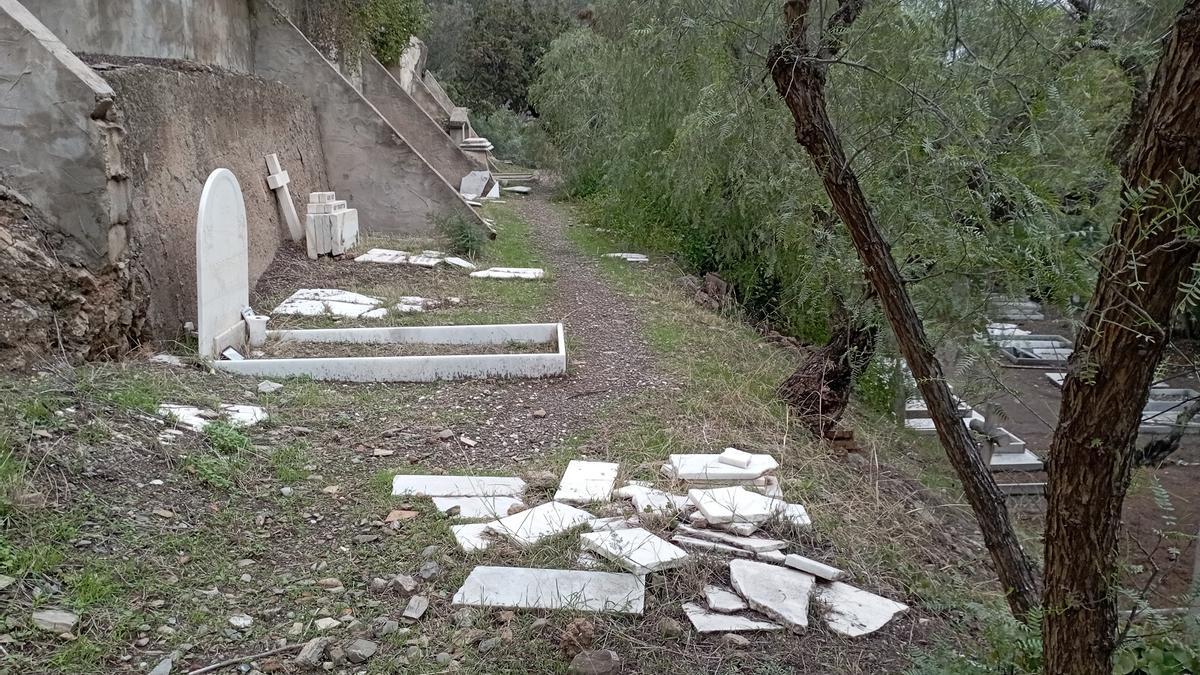 La última fila del Cementerio Inglés, el pasado Día de Todos los Santos.