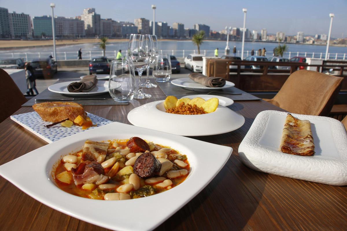 Menú de Antroxu de un restaurante de Gijón en una edición anterior de la cita.