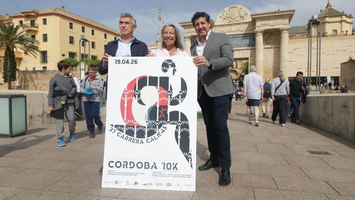 Antonio Romero, Isabel Albás y Sebastián del Rey, en la presentación de la CP 10K Los Califas.
