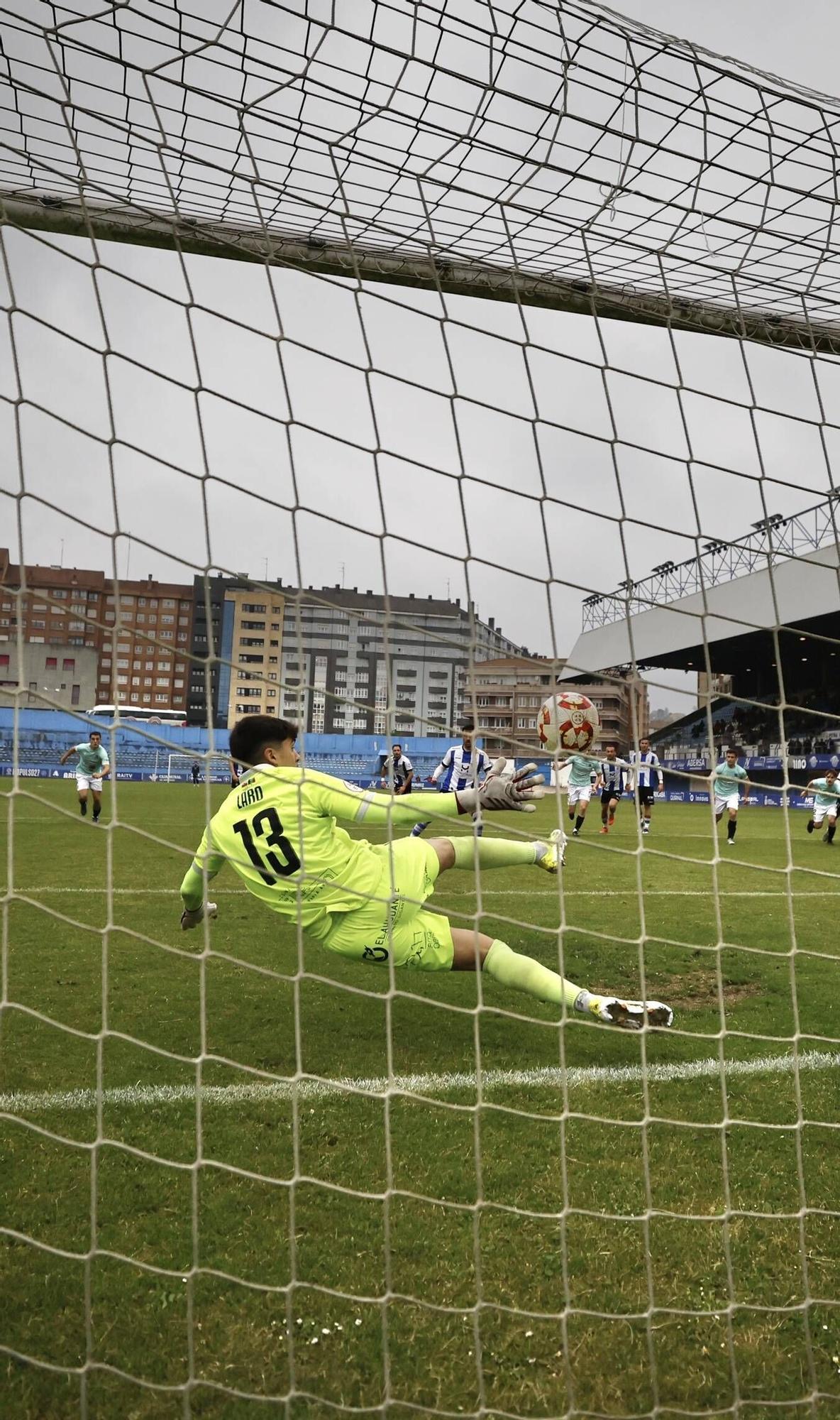 EN IMÁGENES: Así fue la victoria de infarto del Avilés ante el Escobedo (4-3)