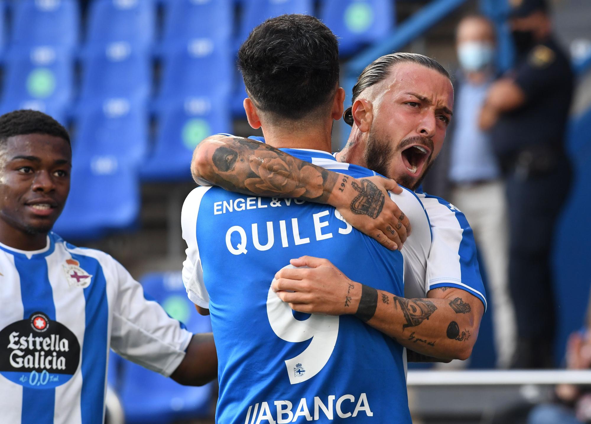 El Deportivo le gana al Badajoz y sigue de líder