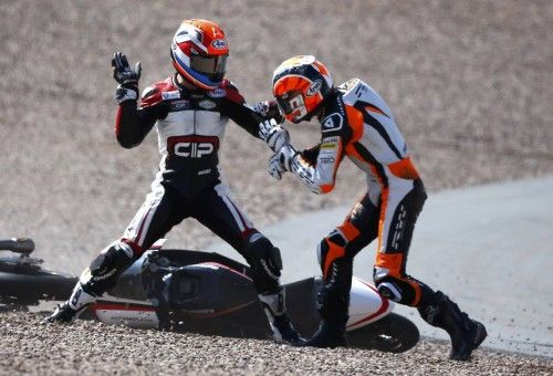 Pelea a puñetazos en Moto3