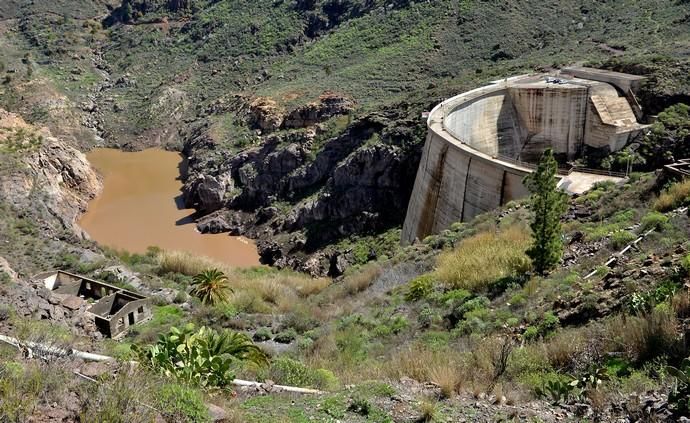 PRESAS ENTRADA AGUA TEMPORAL