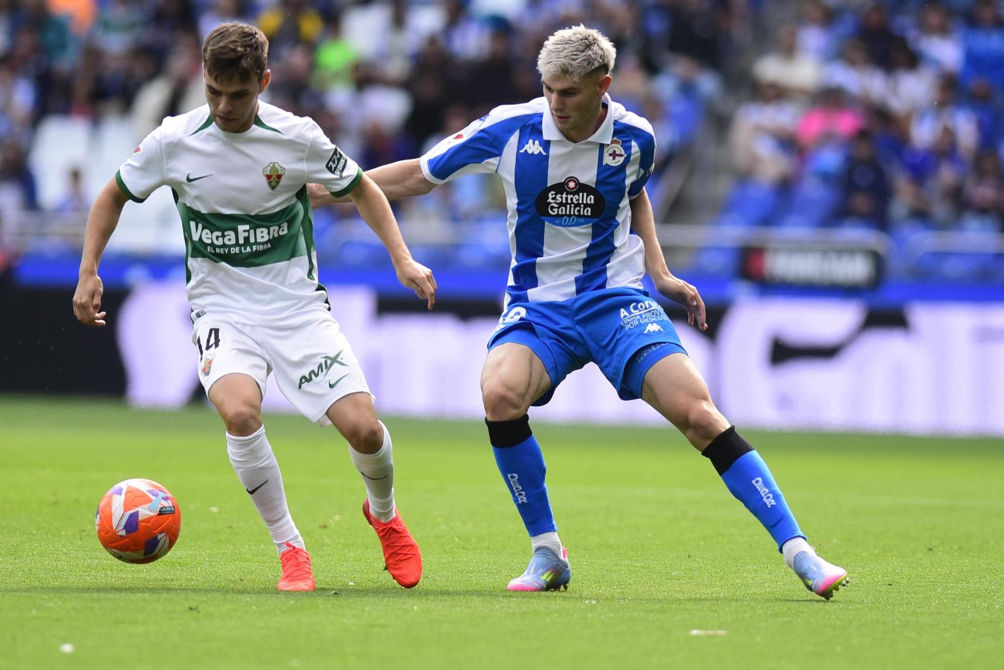 El Dépor cae goleado (0-4) por el Elche para cerrar la temporada 2025-25 en Riazor