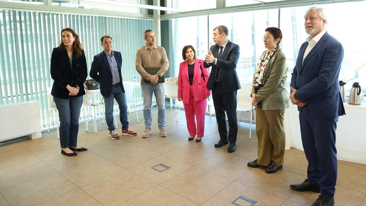 Antonio Rial Boubeta, Fernando Suárez, María Dolores Fernández Tilve, Román Rodríguez y Susana Rey García, ayer, en Santiago.