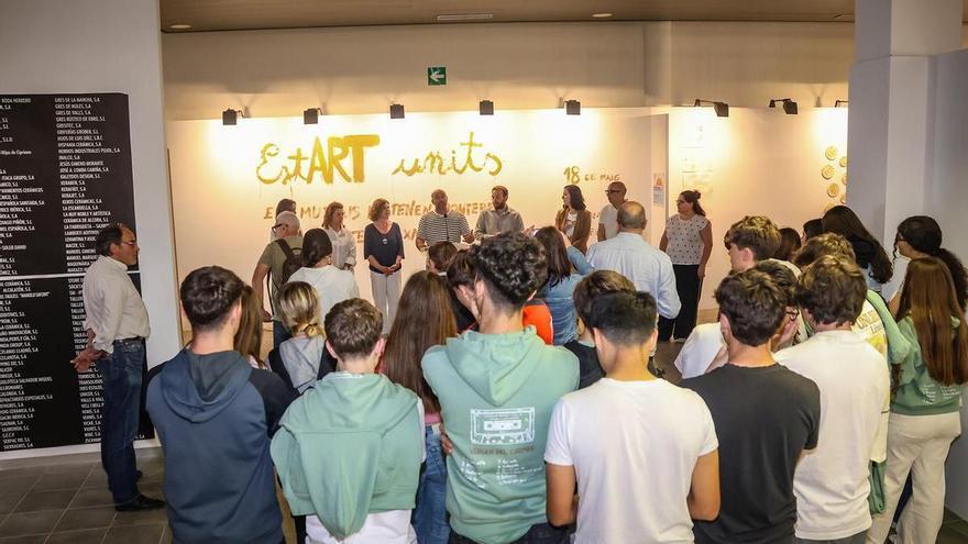 Más de 400 jóvenes convierten el Museu del Taulell de Onda en un grito artístico contra "un mundo dividido"