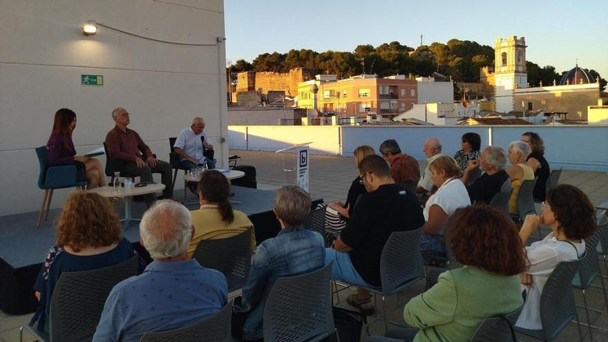 Dénia declara refugios climáticos sus bibliotecas y museos: cultura para resistir el infierno